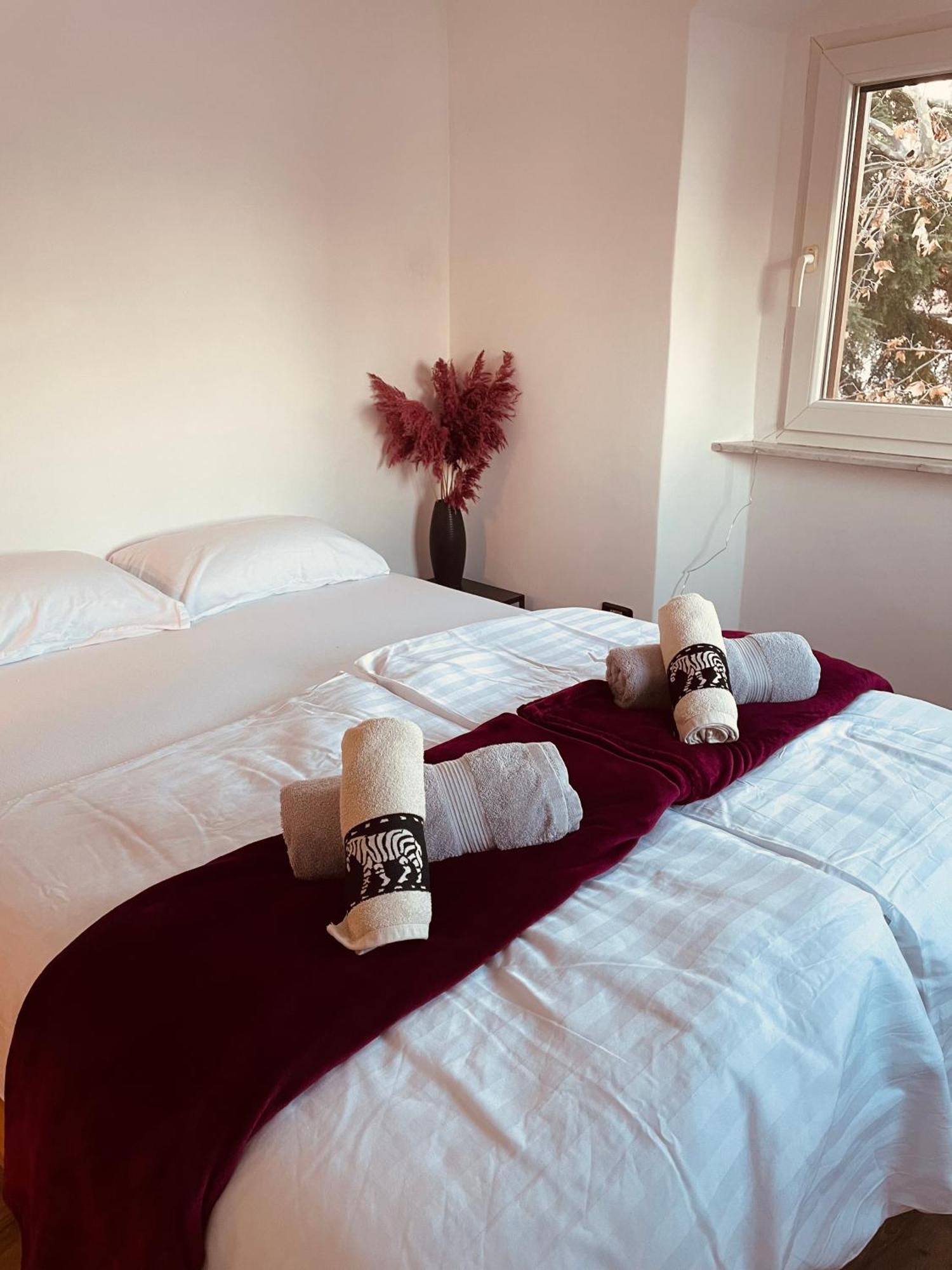 Apartments Nina โคเปร์ ภายนอก รูปภาพ
